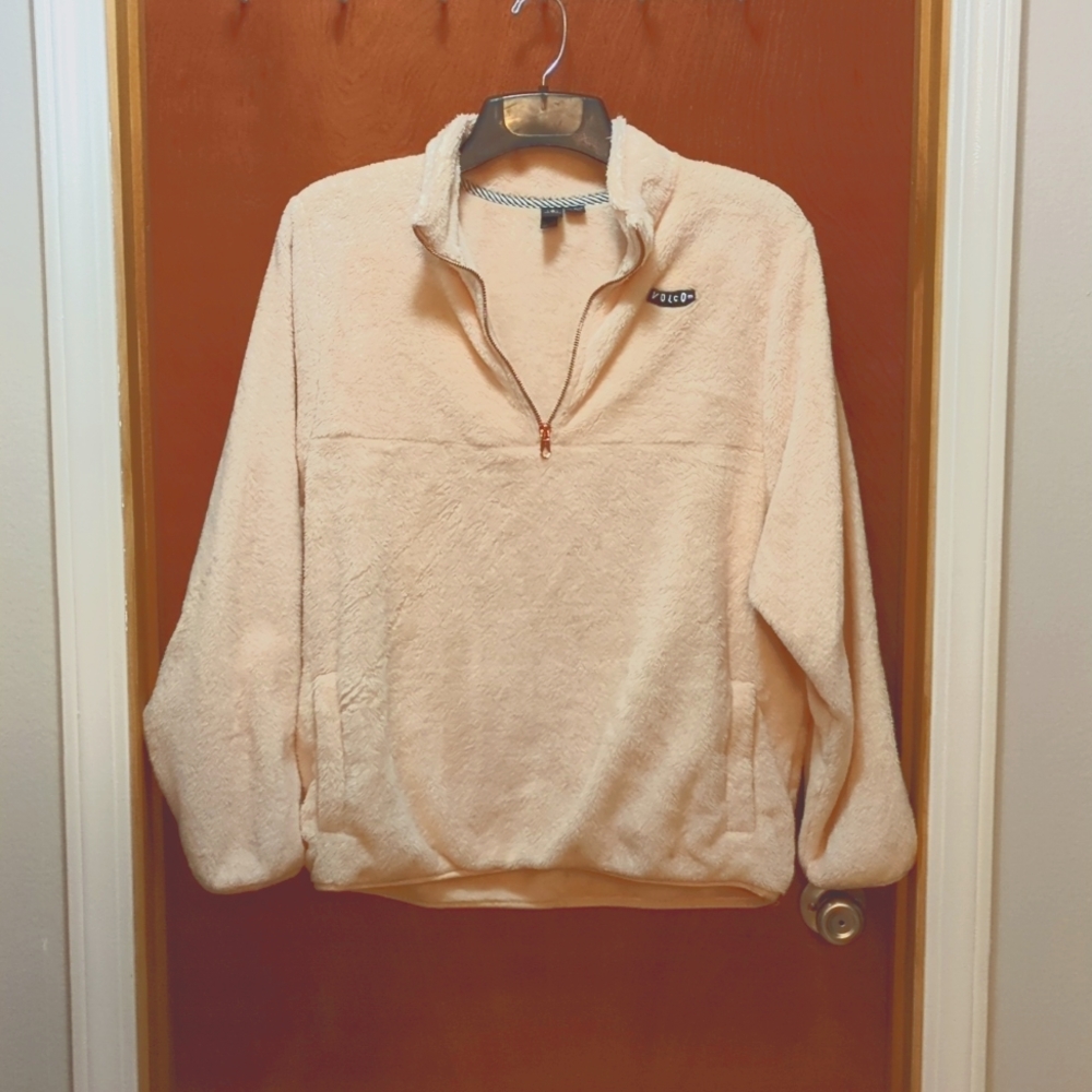 Super soft! Super cute! Volcom peachy pink plush pullover! XL W/ rose gold zip